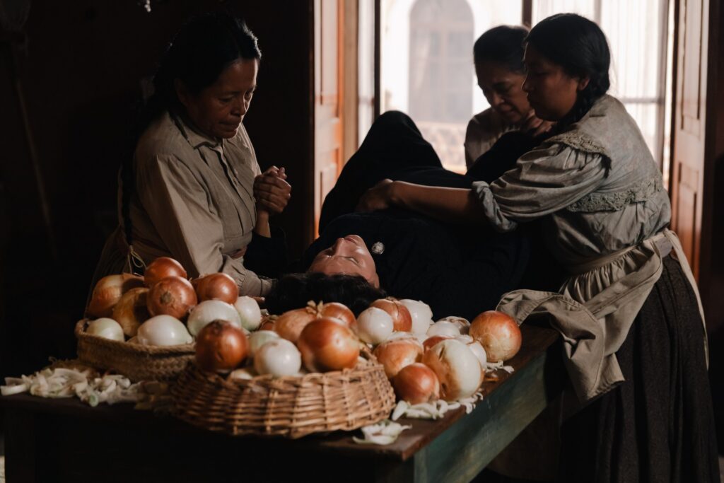 moterys prie svogunu